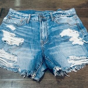 Women’s Sz 2 American Eagle Outfitters Distressed 90’s Boyfriend Jean Shorts